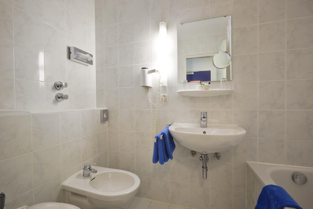 Hotel Konigswache Мюнхен Екстериор снимка